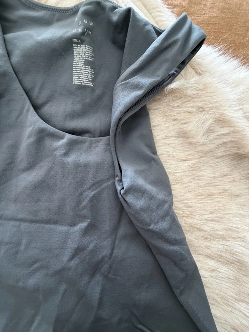 a new day charcoal gray Women's Slim Fit
Seamless Tank Top Small - Picture 7 of 8